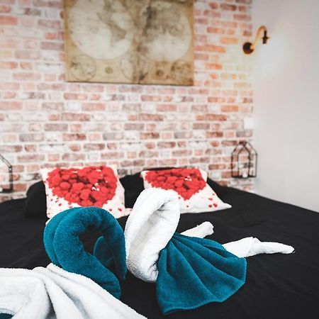 Love Loft Spa Ambronay Exterior foto